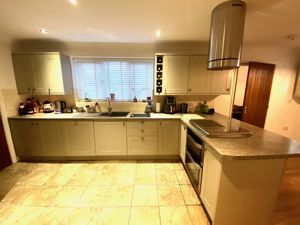 Kitchen/Diner- click for photo gallery
